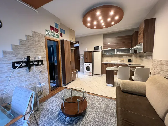 Kiadó lakás Budapest XIV. kerület, Herminamező, Limanova tér 30 nm