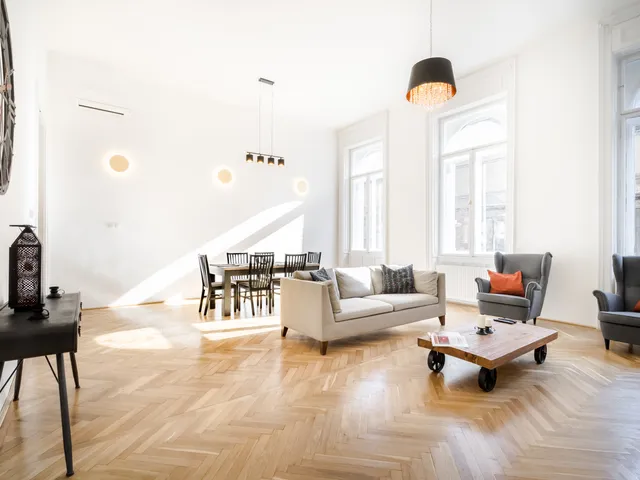 Kiadó lakás Budapest VI. kerület, Nagykörúton belüli terület 130 nm