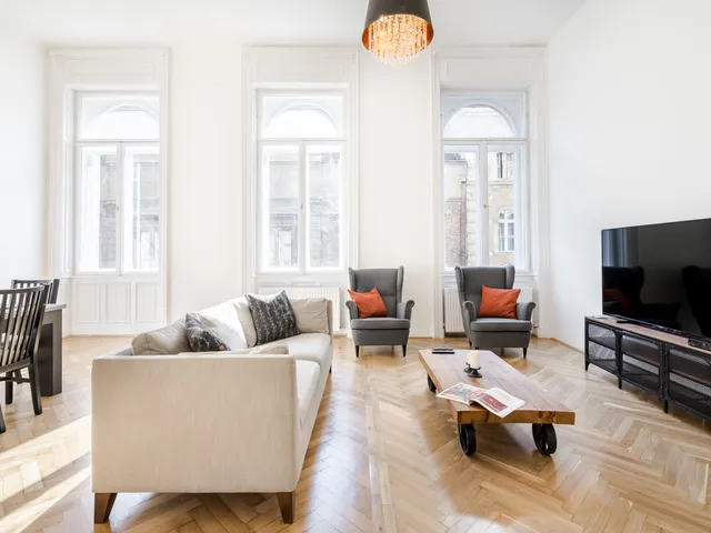 Kiadó lakás Budapest VI. kerület, Nagykörúton belüli terület, Teréz körút 130 nm