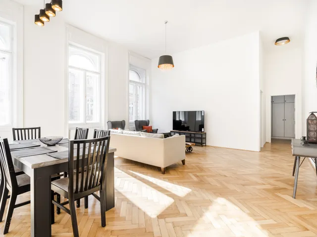 Kiadó lakás Budapest VI. kerület, Nagykörúton belüli terület, Teréz körút 130 nm
