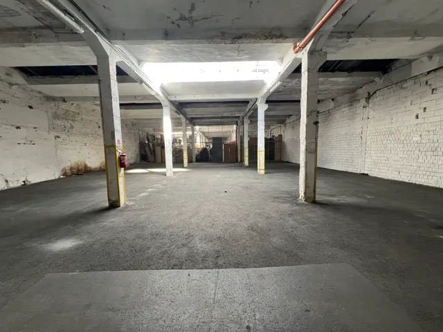 Eladó kereskedelmi és ipari ingatlan Budapest IV. kerület, Újpest, Baross utca 882 nm