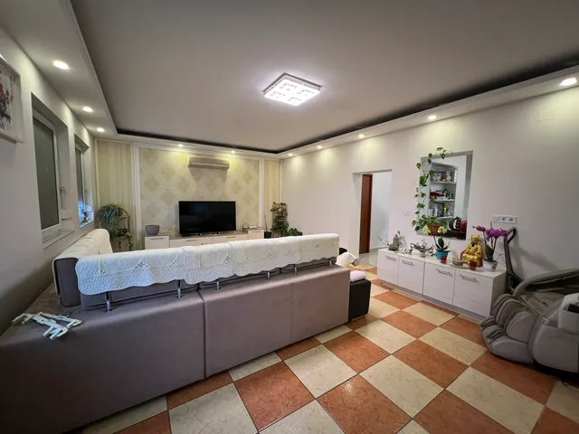 Eladó ház Budapest XVIII. kerület, Belsőmajor, Bocskai utca 180 nm