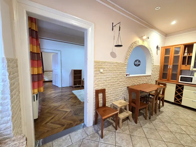 Kiadó lakás Budapest VI. kerület, Nagykörúton kívüli terület, Csengery utca 54 nm