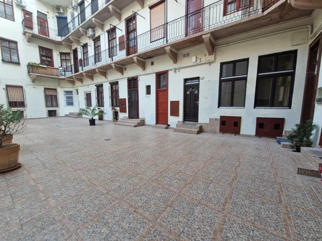 Kiadó lakás Budapest VI. kerület, Nagykörúton kívüli terület 30 nm