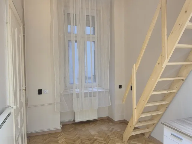 Kiadó lakás Budapest V. kerület, Párizsi utca 70 nm