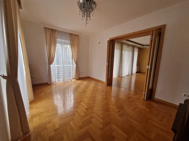 Kiadó lakás Budapest II. kerület, Törökvész 195 nm