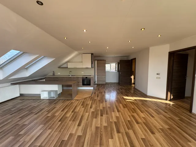 Kiadó ház Budapest XVII. kerület, Akadémia-Újtelep, 504 utca 178 nm