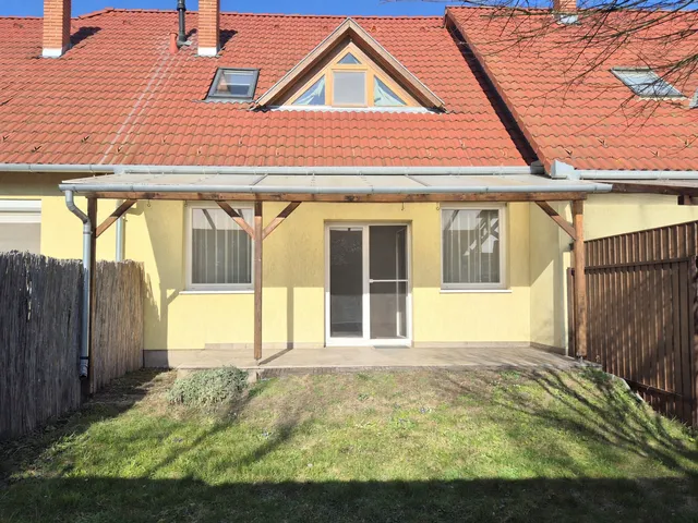 Eladó lakás Gyömrő, Bimbó 98 nm