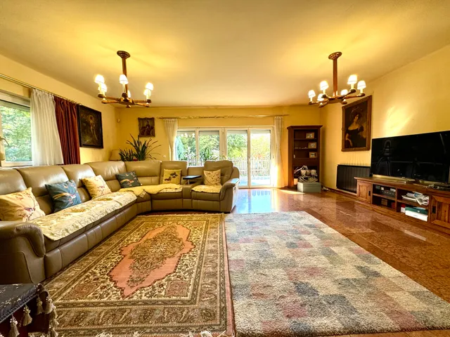 Eladó ház Budapest II. kerület, Budaliget 270 nm