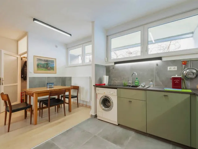 Kiadó lakás Budapest VI. kerület, Nagykörúton belüli terület, Liszt Ferenc tér 67 nm