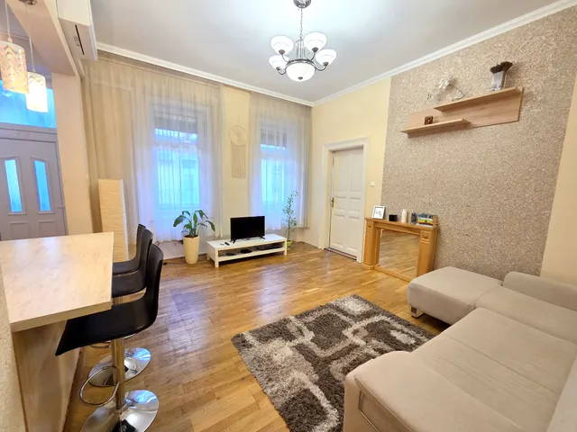 Eladó lakás Budapest VI. kerület, Nagykörúton kívüli terület, Szondi utca 44 nm