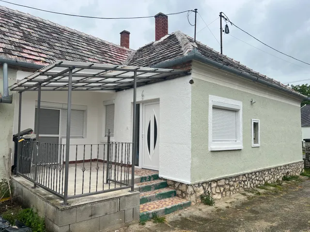 Eladó ház Tápszentmiklós 102 nm