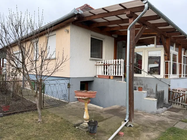 Eladó ház Kisbajcs 112 nm