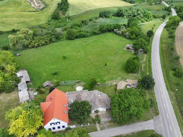 Eladó ház Töttös 300 nm