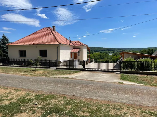 Eladó ház Almamellék 80 nm