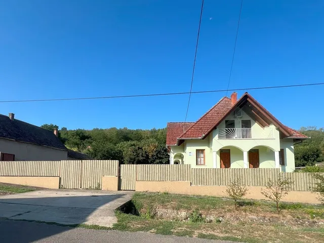 Eladó ház Erdősmárok 330 nm