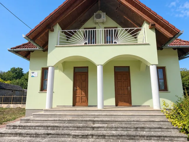 Eladó ház Erdősmárok 330 nm