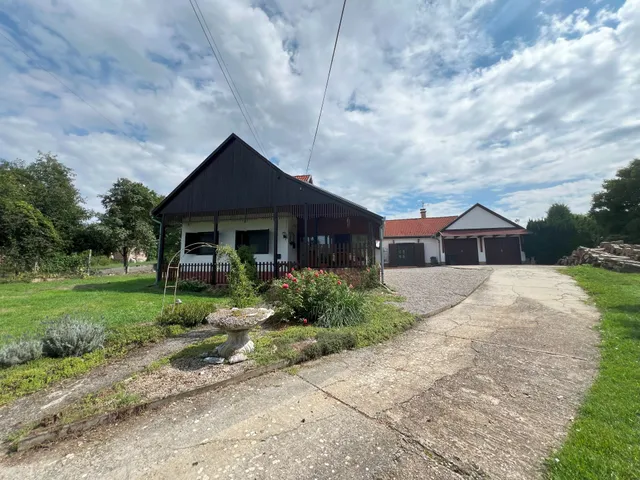 Eladó ház Somogyhárságy 330 nm