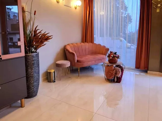 Eladó kereskedelmi és ipari ingatlan Pécs, Rókusdomb 61 nm