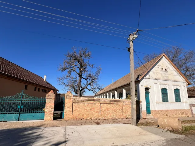 Eladó ház Véménd 200 nm