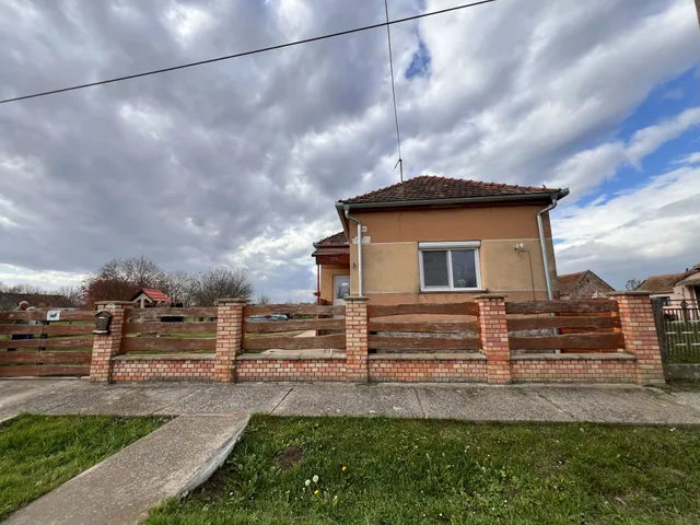 Eladó ház Szentborbás 82 nm