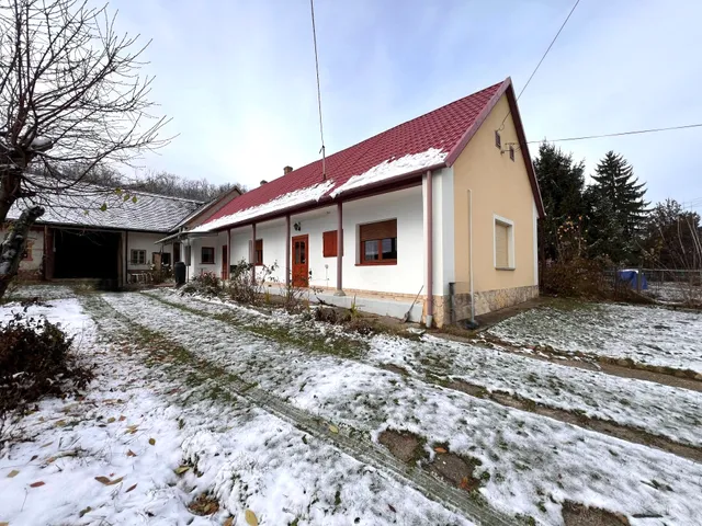 Eladó ház Tevel 100 nm