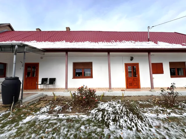 Eladó ház Tevel 100 nm