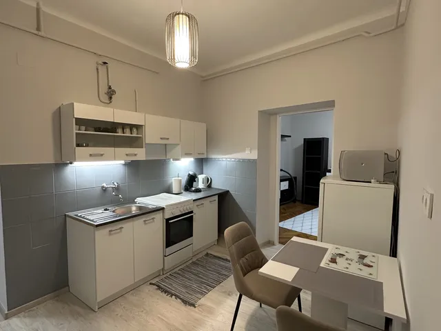 Kiadó lakás Pécs, Egyetemváros 53 nm