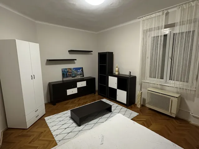 Kiadó lakás Pécs, Egyetemváros 53 nm