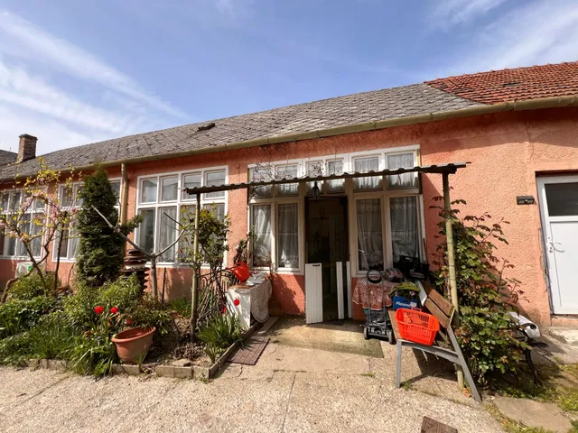 Eladó ház Siklós 220 nm