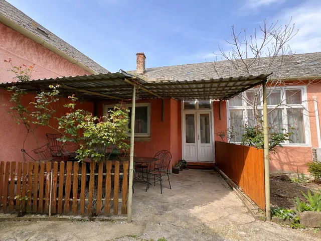 Eladó ház Siklós 220 nm