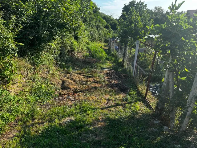 Eladó telek Balatonkenese