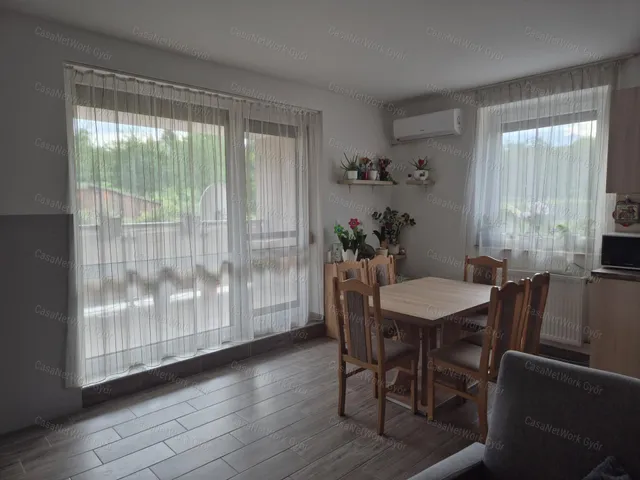 Eladó lakás Győrújbarát 84 nm