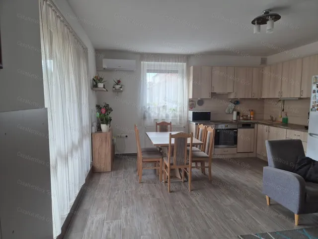 Eladó lakás Győrújbarát 84 nm