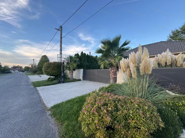 Eladó ház Ikrény 204 nm