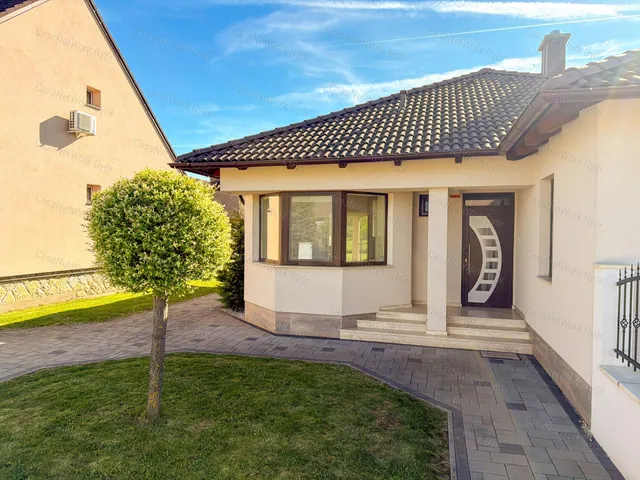 Eladó ház Nyúl 170 nm