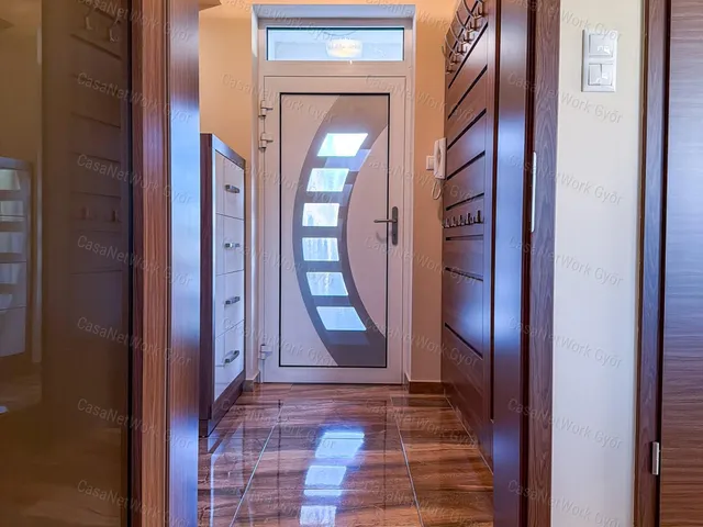 Eladó ház Nyúl 170 nm