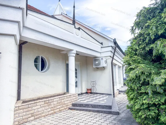 Eladó ház Győr 350 nm