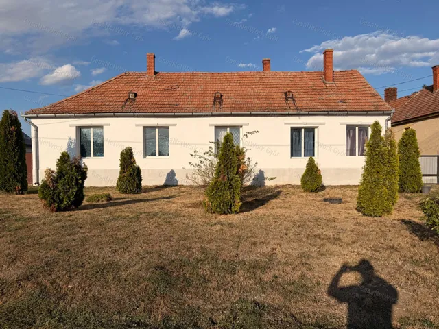 Eladó ház Szil 159 nm