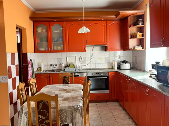 Eladó ház Debrecen, Biharikert 230 nm