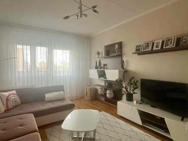 Eladó lakás Debrecen, Újkert 76 nm