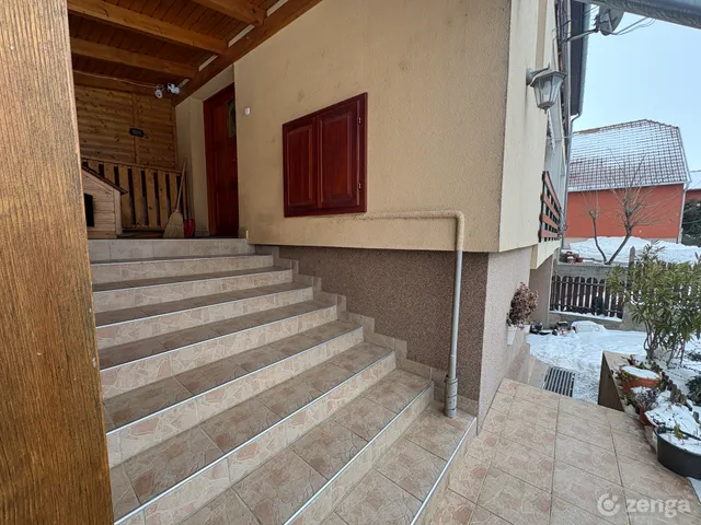 Eladó lakás Székesfehérvár, Őrhalmiszőlők 95 nm