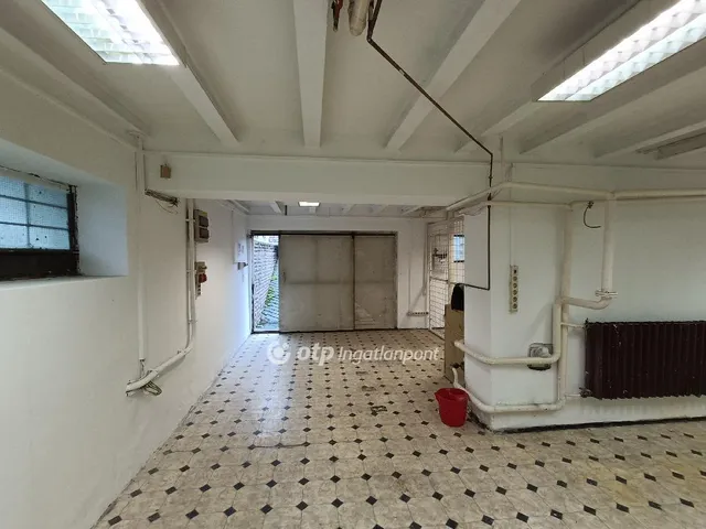 Eladó kereskedelmi és ipari ingatlan Dunaharaszti 400 nm