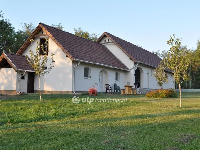 Eladó mezőgazdasági ingatlan Bugyi 230 nm