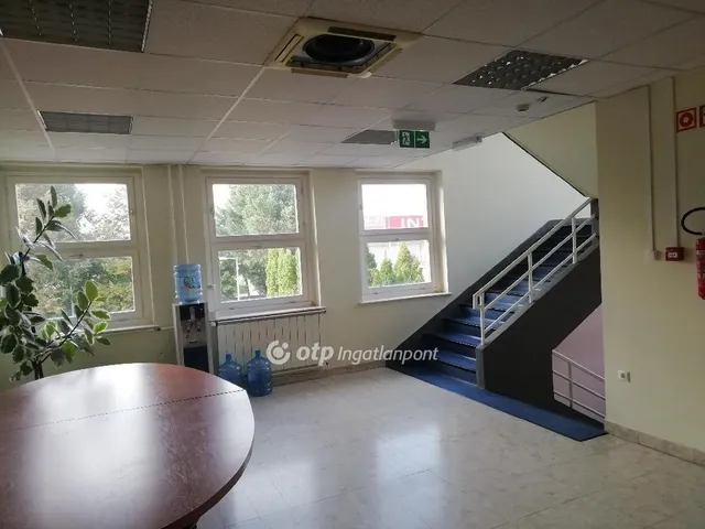 Eladó kereskedelmi és ipari ingatlan Budapest X. kerület 1680 nm