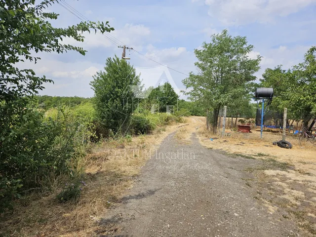 Eladó telek Szolnok 890 nm