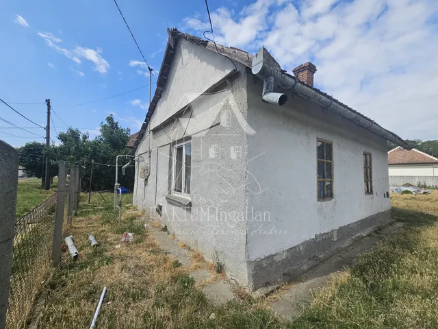Eladó ház Újszász 31 nm