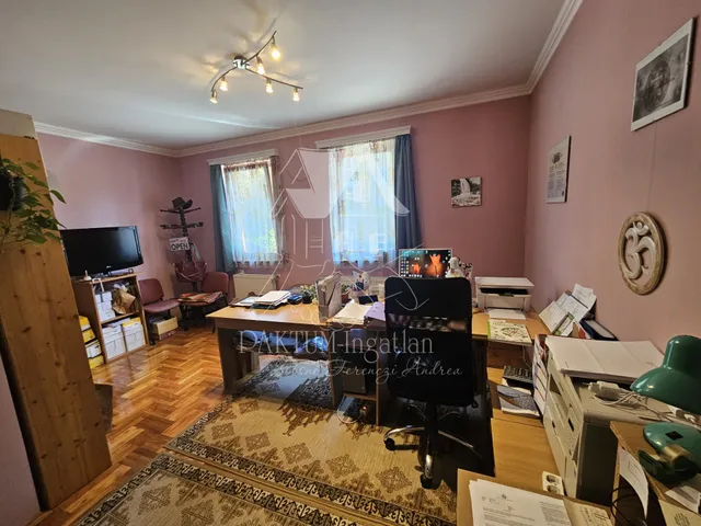 Eladó lakás Szolnok 158 nm