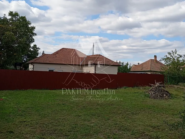 Eladó telek Szolnok 501 nm