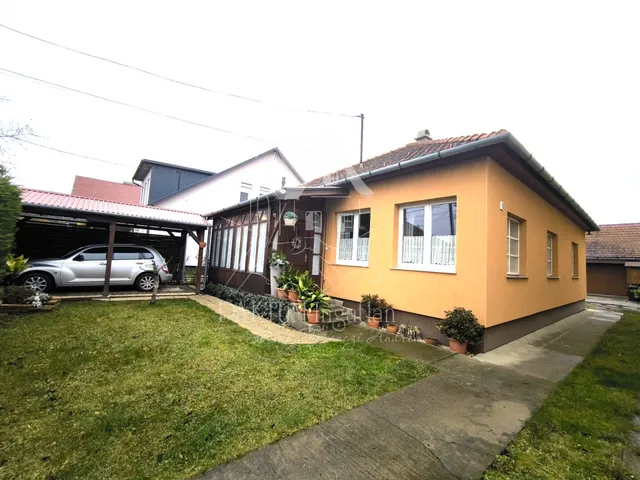 Eladó ház Szolnok, Muskátli út 92 nm